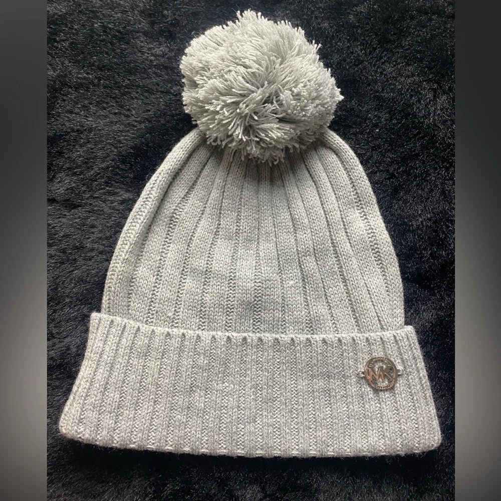 MICHAEL MICHAEL KORS Pom-Pom Acrylic Gray Knit Beanie Hat